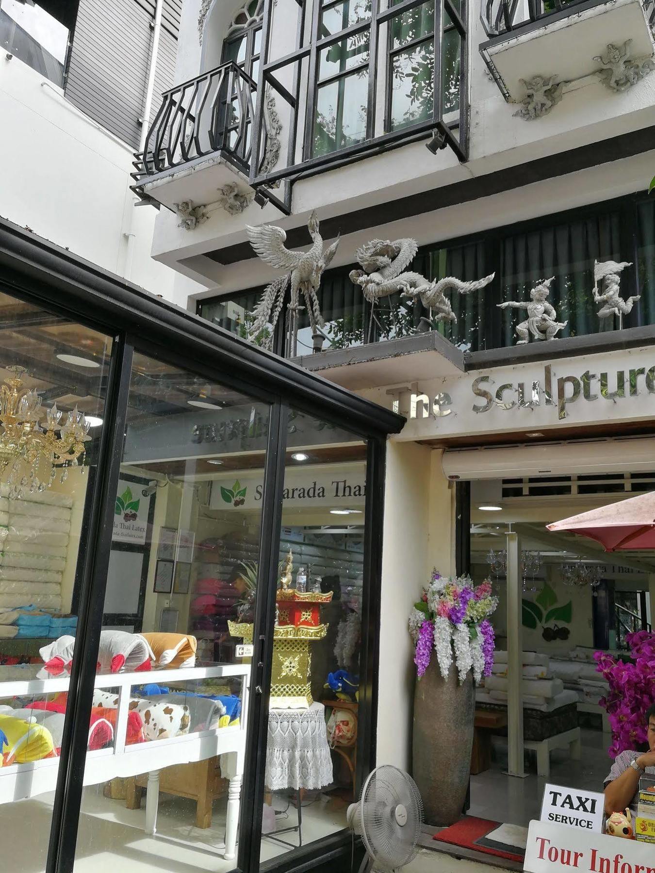 The Sculpture Hotel Chiang Mai Bagian luar foto